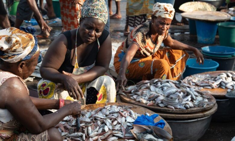 Fishmongers at Elmina landing beach, credit: EJF