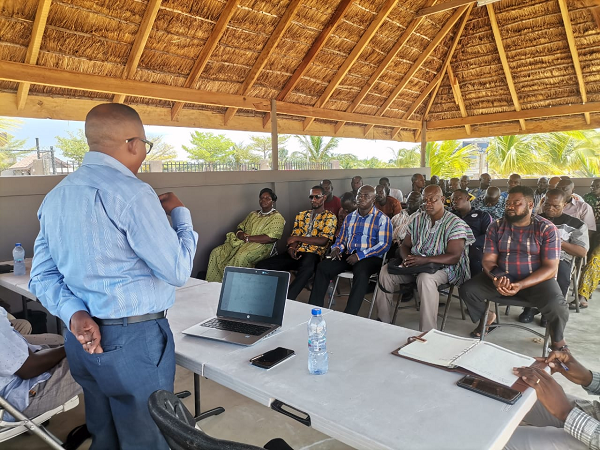 The GMA providing fishers with regular and daily marine forecast. Photo credit: Yusif Dadzie, 2023